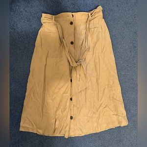 tan Old Navy Skirt! 👗